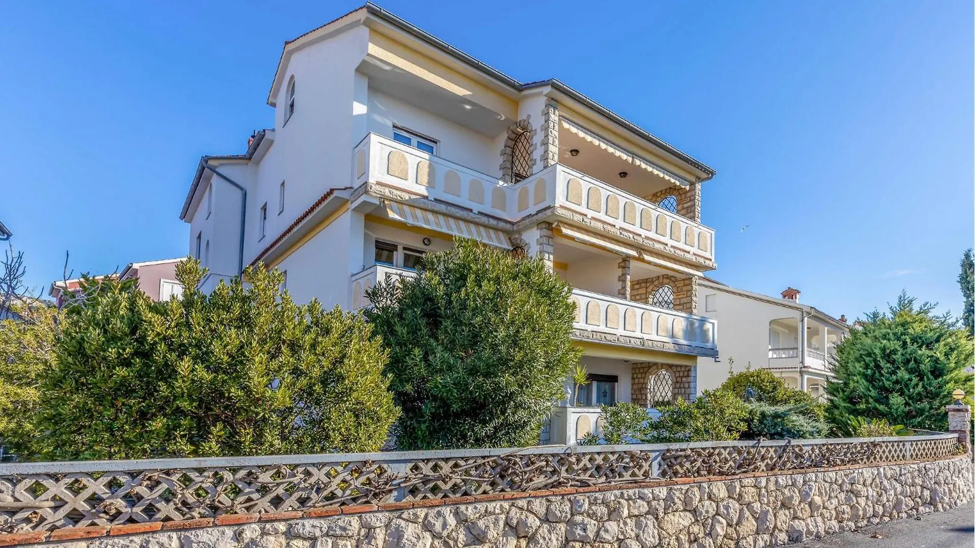 Amazing Apartment In Palit With Wifi Croatia